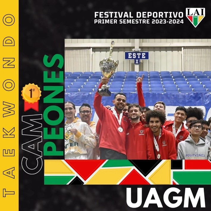 grupo de atletas de taekwondo junto a sus entrenadores