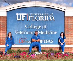 tres egresados de tecnología veterinaria