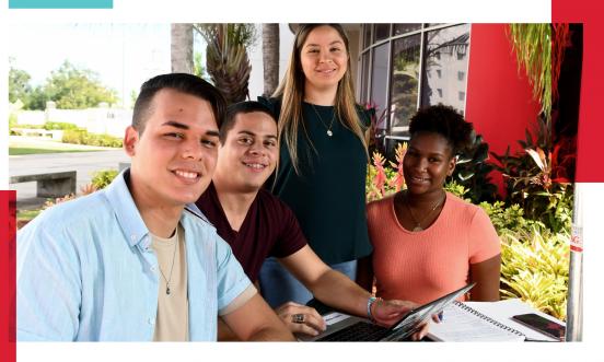 grupo de estudiantes reunidos