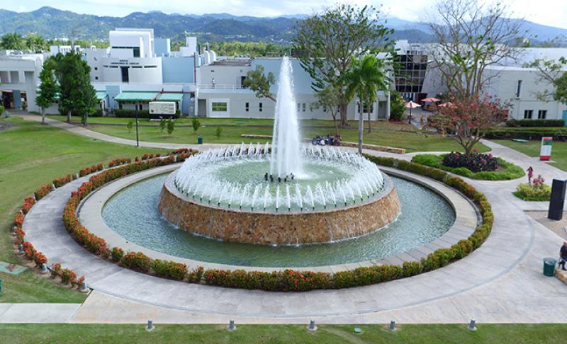 Foto aérea de la fuente del Recinto de Gurabo