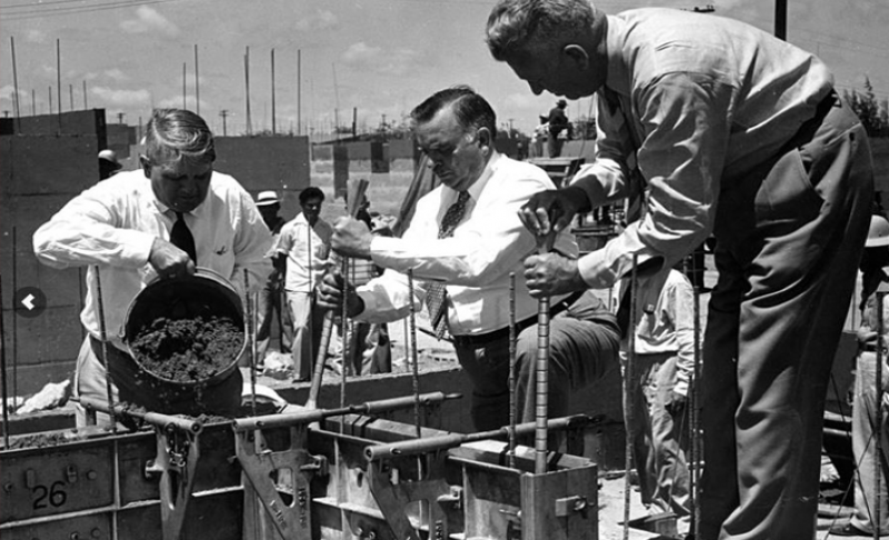 Foto de Jesús T Piñeiro en construcción