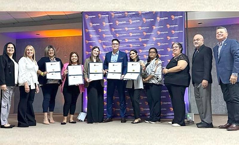 participantes de la actividad de reconocimiento de estudiantes de ingeniería 