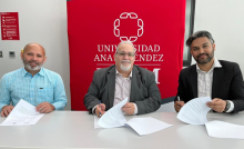 Firma de acuerdo tres personas firmantes